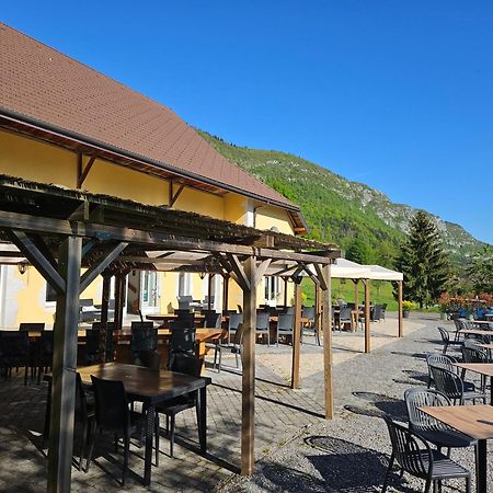 Auberge De Pontgibaud Lathuile Exterior foto