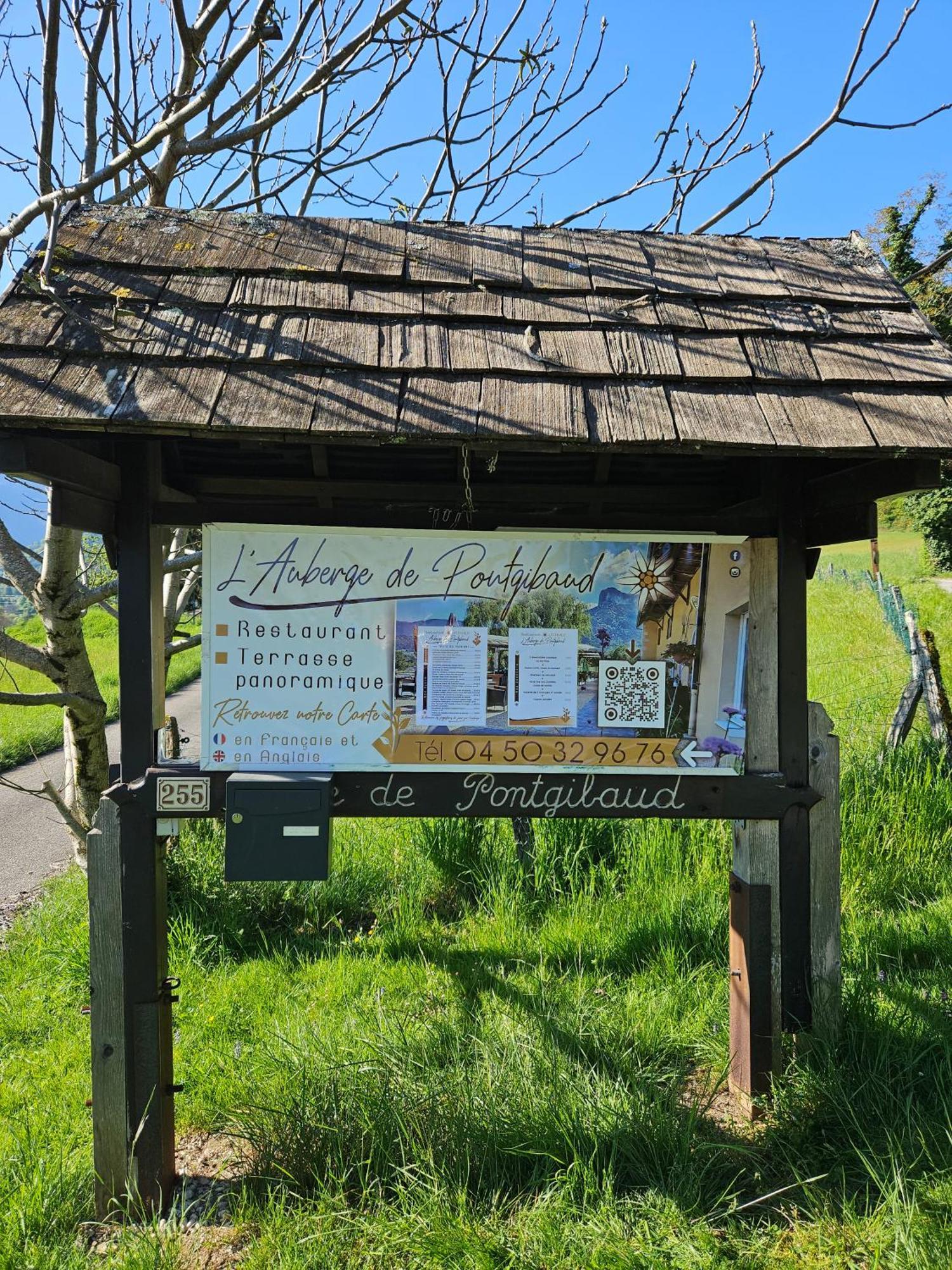 Auberge De Pontgibaud Lathuile Exterior foto
